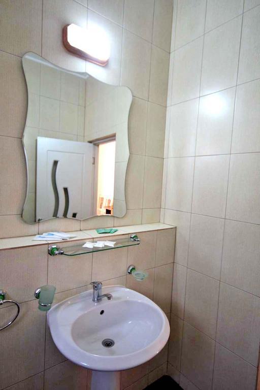 Hotel Dynes Eforie Nord Ngoại thất bức ảnh