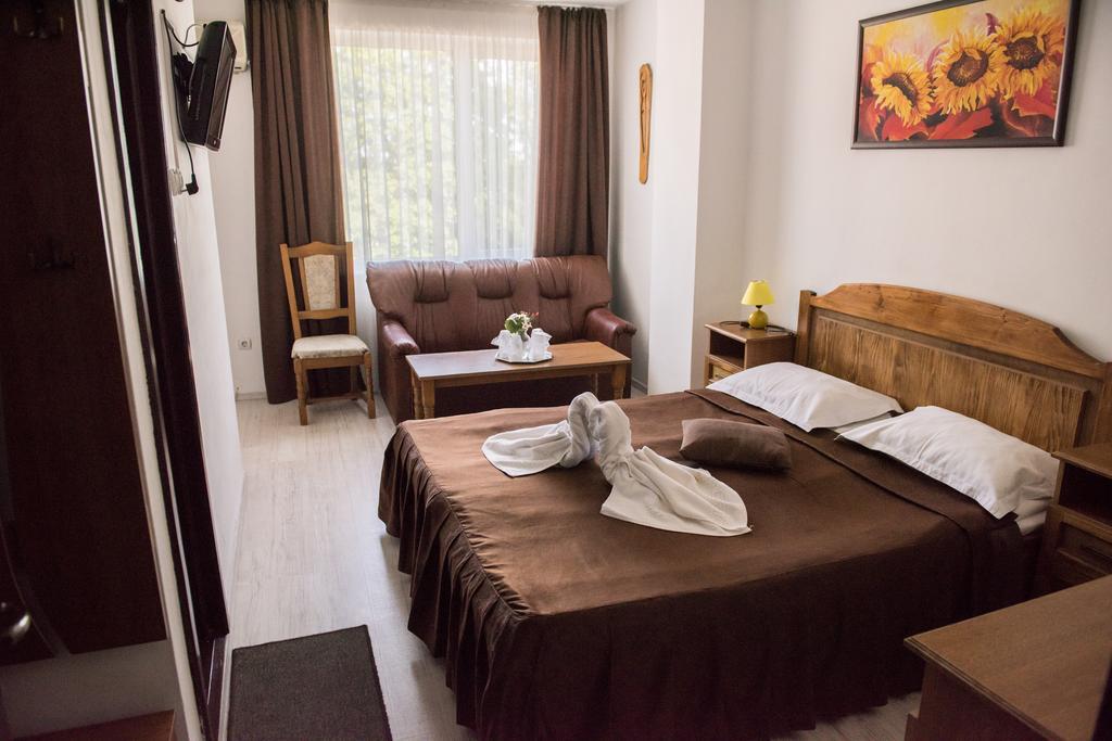 Hotel Dynes Eforie Nord Ngoại thất bức ảnh