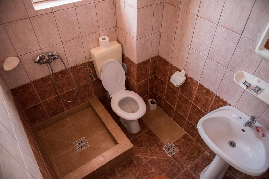 Hotel Dynes Eforie Nord Ngoại thất bức ảnh