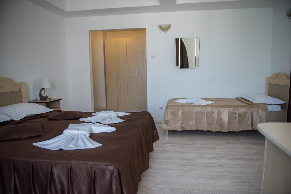 Hotel Dynes Eforie Nord Ngoại thất bức ảnh